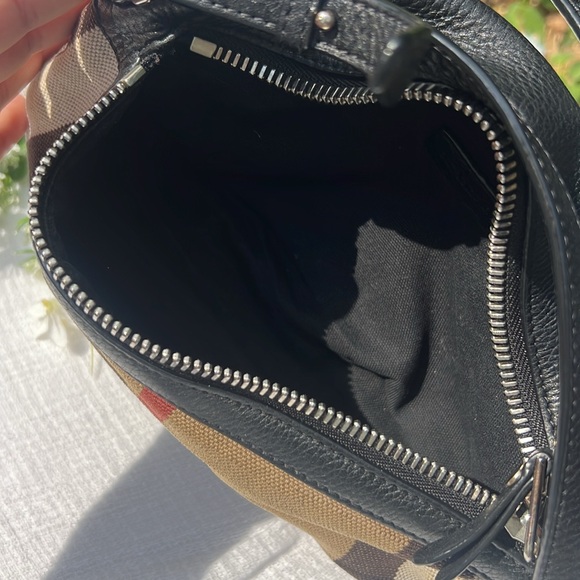Burrberry Small Farley' Canvas Check & Leather Clutch Bag.❤️ - Picture 9 of 16